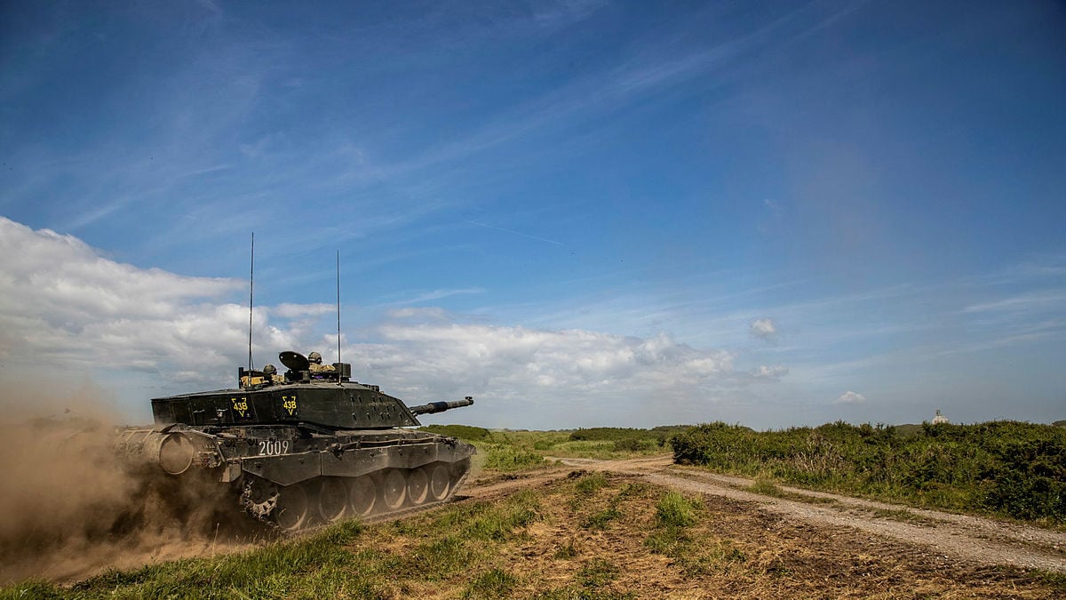 UK Sees ‘Moral Imperative’ of Ukraine Tanks as US Teases New Aid