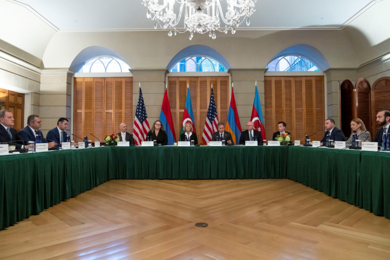 Peace Deal ‘Within Reach’ in Armenia-Azerbaijan Talks