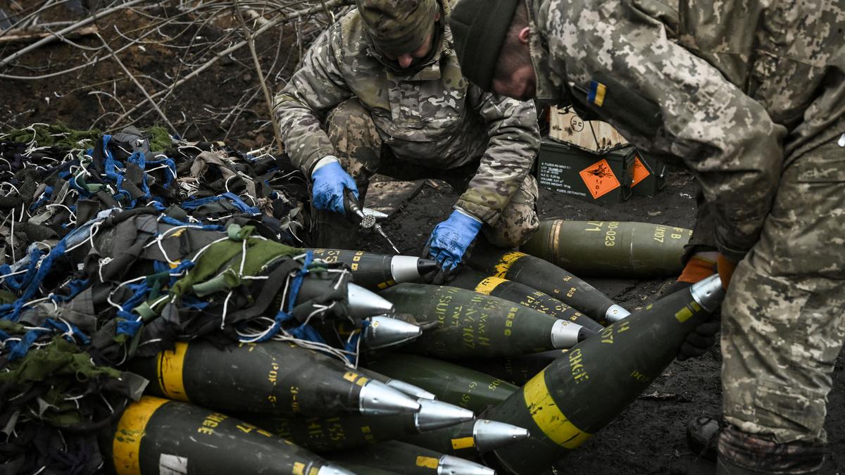 US Unveils $300M Arms Package, Asks Kyiv Not to Strike Inside Russia