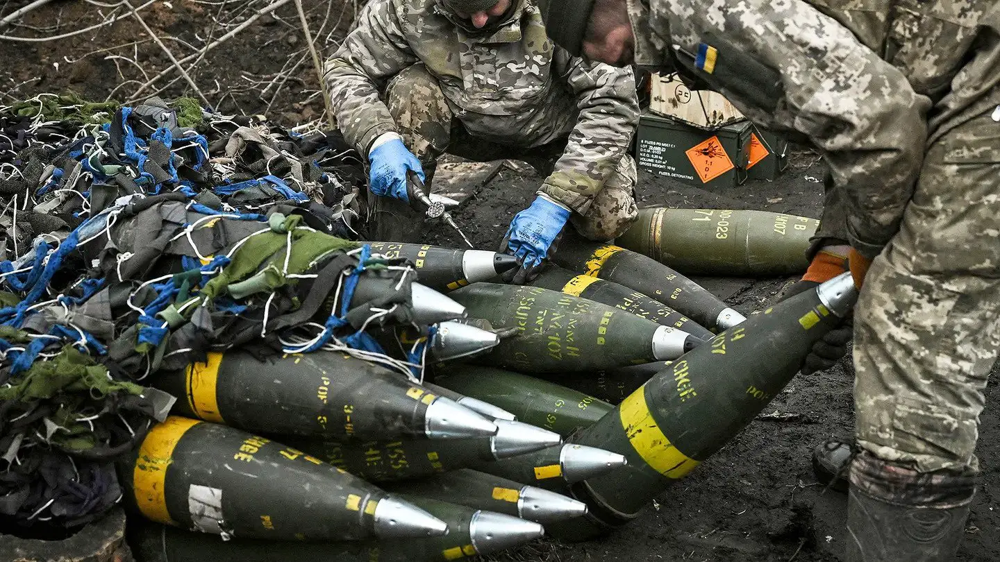 US to Send Cluster Bombs to Ukraine, Drawing Criticism